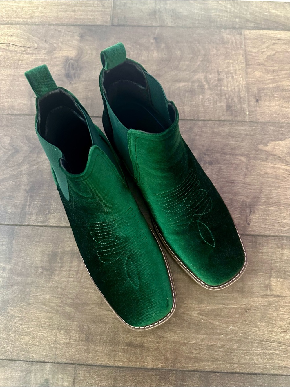Men's Green Velvet Chelsea Boots size 11.5